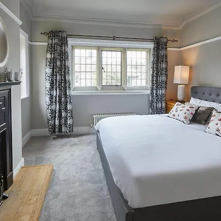 Plum Guide - The Old Post Office Appartement